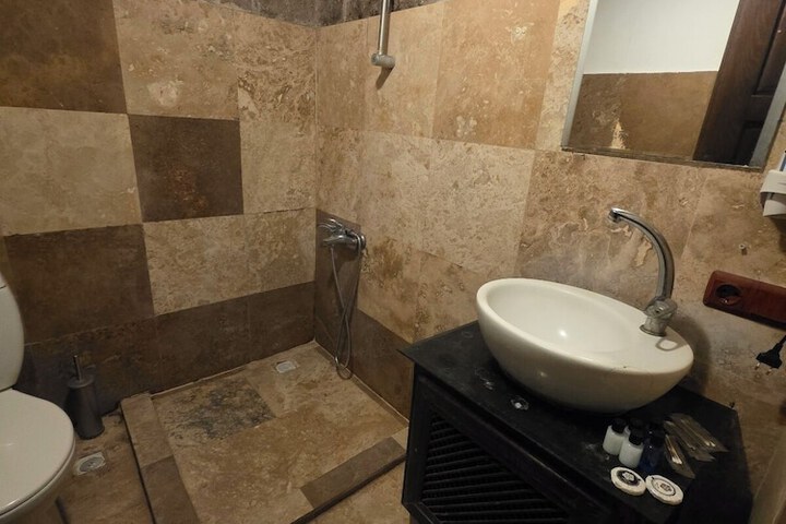 Room 413 of 578
