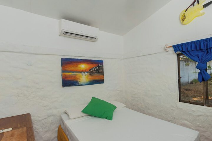 Room 25 of 100