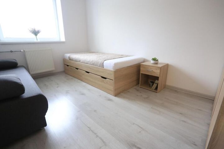 Room 80 of 87