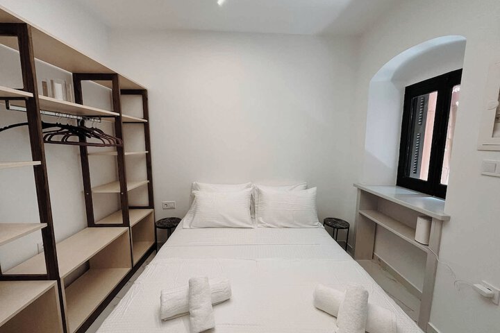 Room 2 of 13