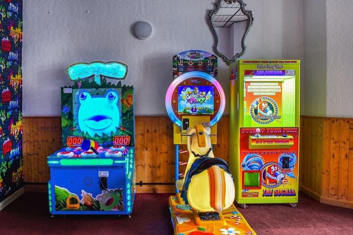 Room 98 of 148