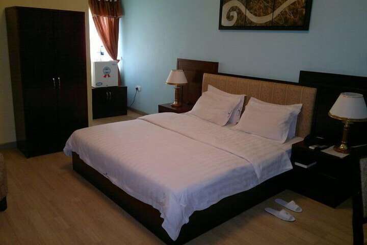 Room 4 of 20