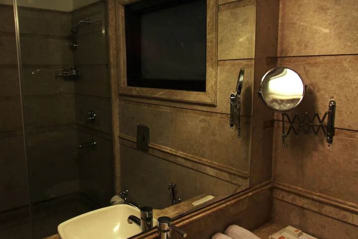 Clean Restrooms