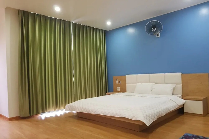 Room 3 of 12