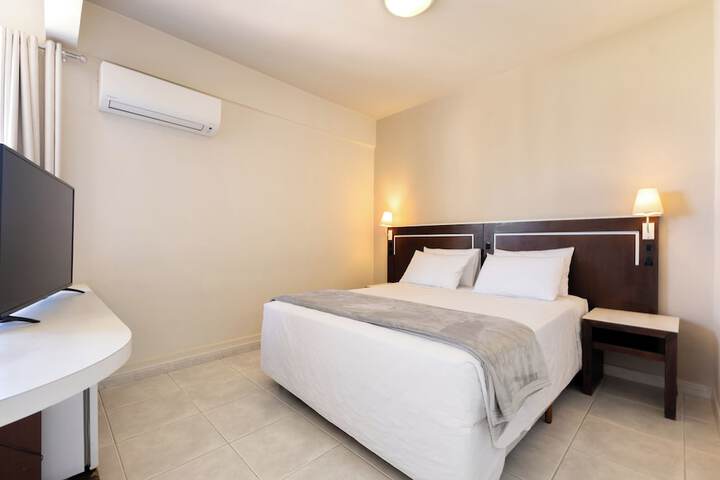 Room 2 of 31