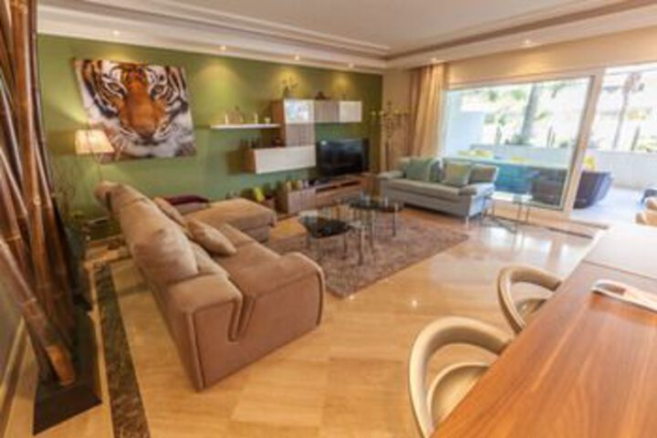 Room 20 of 28