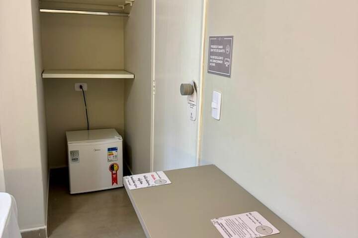 Room 7 of 19