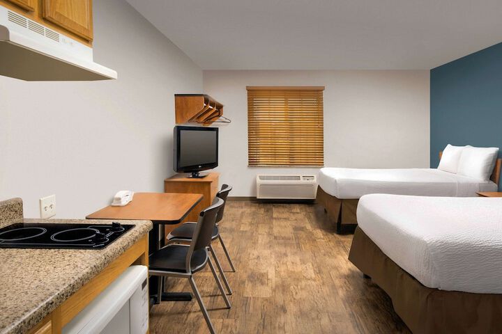 Standard Room, King or Two Doubles (5 of 16)