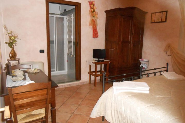 Room 4 of 22