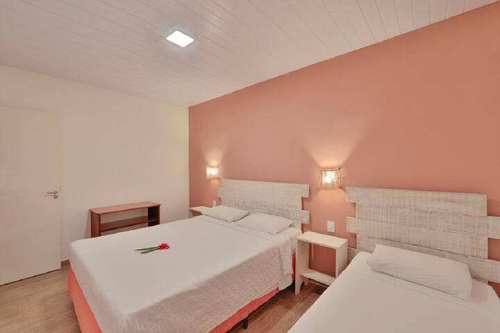 Room 28 of 274