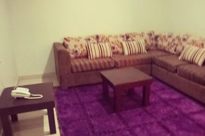Room 4 of 10