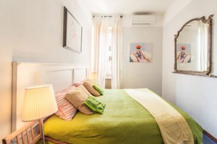 Room 4 of 10