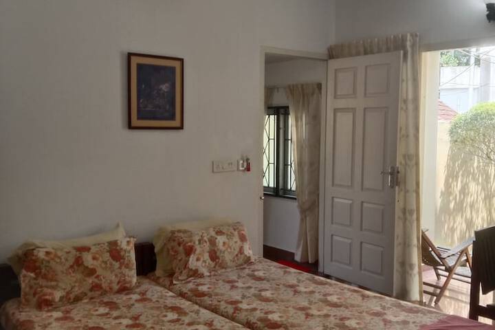 Room 11 of 34