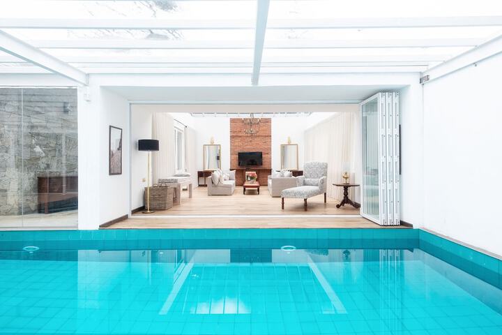Pool 39 of 61