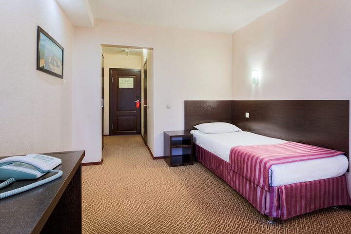 Room 6 of 52