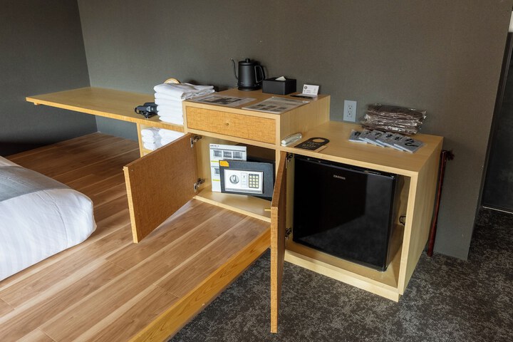 Room 17 of 46