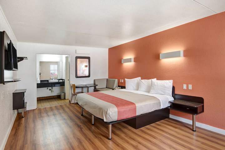 2 Queen Beds (4 of 15)
