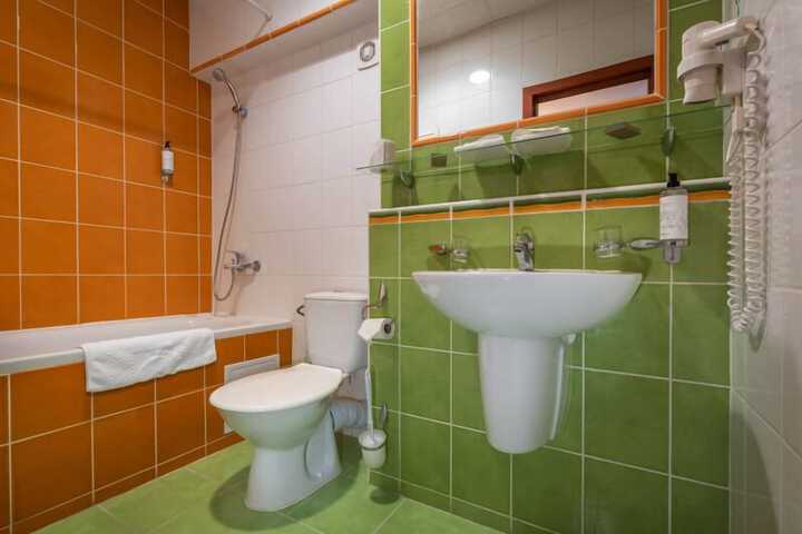 Room 15 of 52