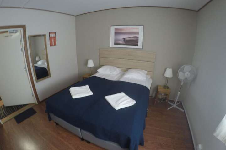 Room 9 of 47