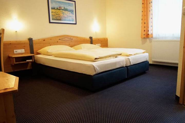 Room 5 of 36