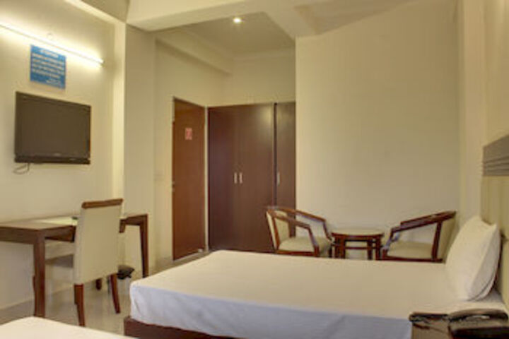 Room 8 of 17