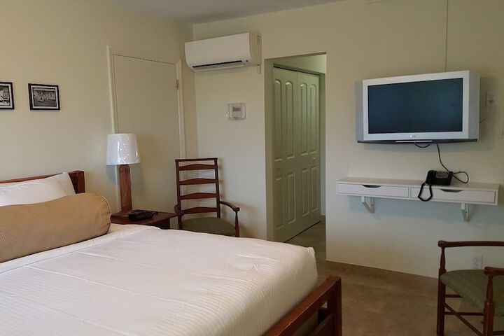 Room 9 of 85