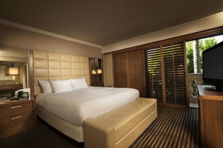 Room 16 of 73
