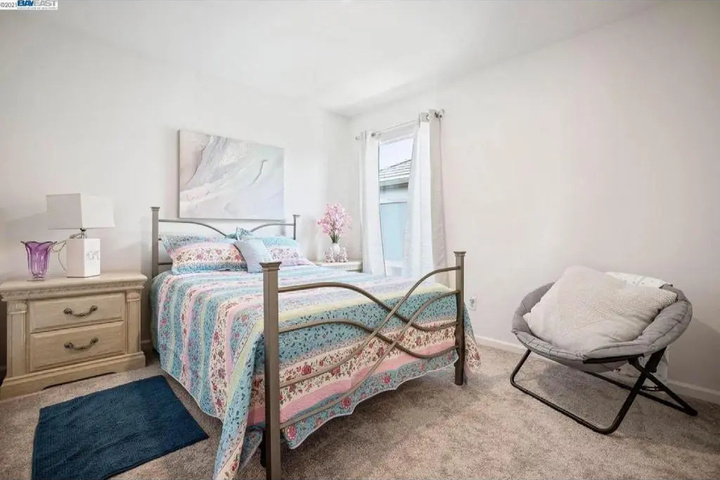 Room 2 of 17