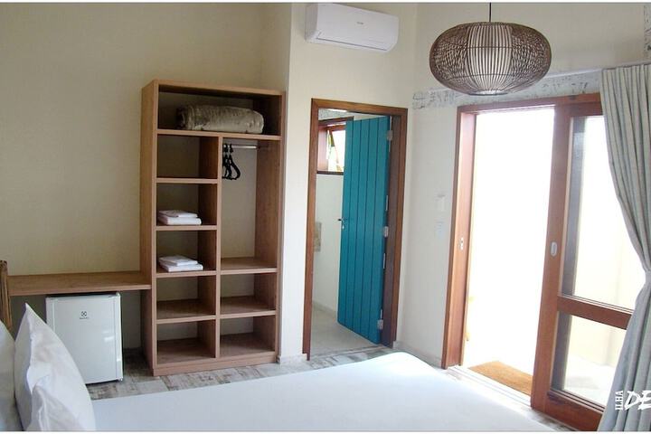 Room 28 of 61