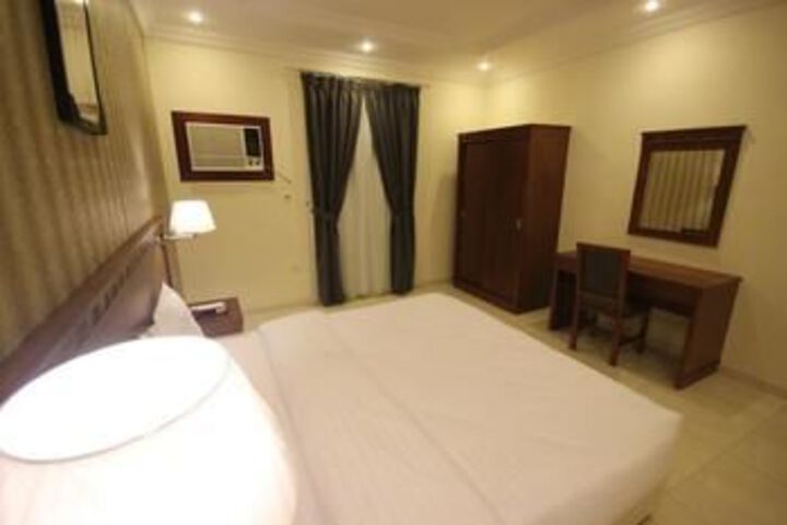 Room 10 of 30