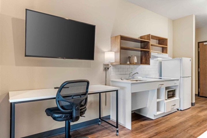 Room 11 of 34