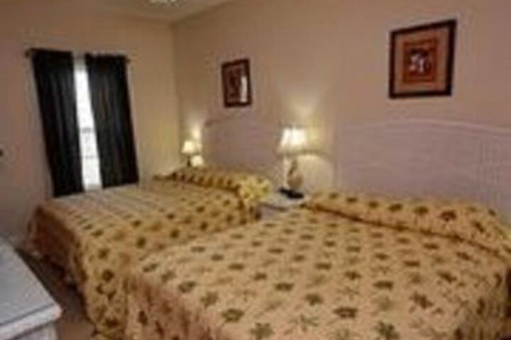 Room 10 of 20