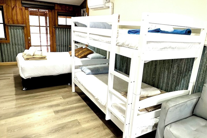 Room 12 of 180