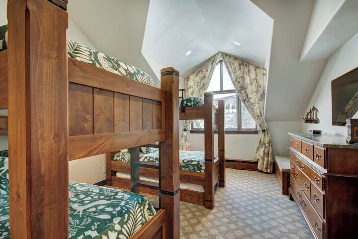 Room 29 of 266