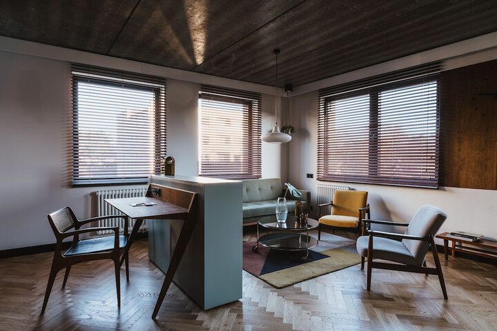 Room 33 of 67