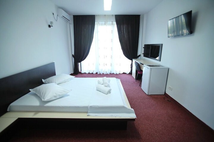 Room 12 of 35