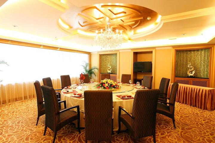 Dining 109 of 163