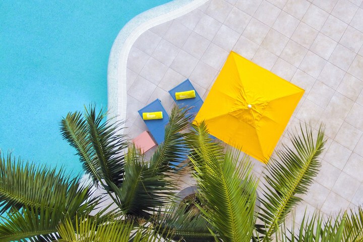 Hotel Pool