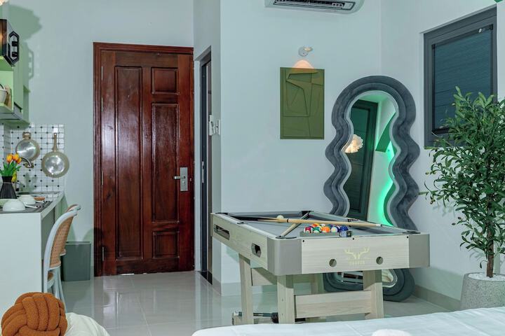 Room 25 of 107