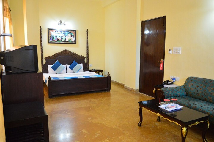Room 9 of 44