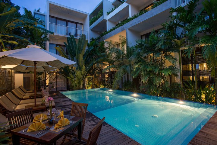 Pool 120 of 169