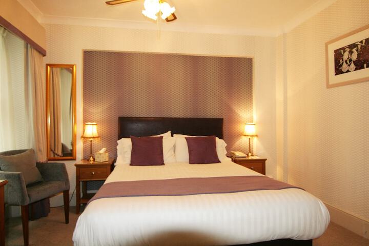 Room 30 of 72