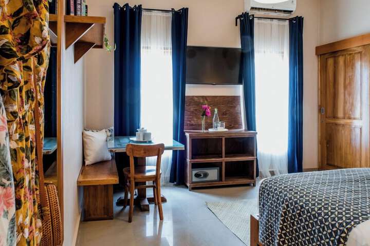 Room 25 of 59