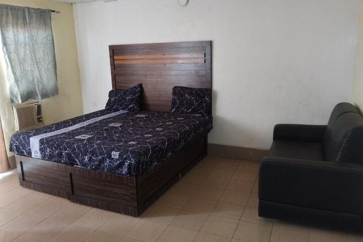 Room 6 of 27