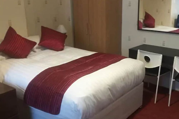 Room 12 of 42