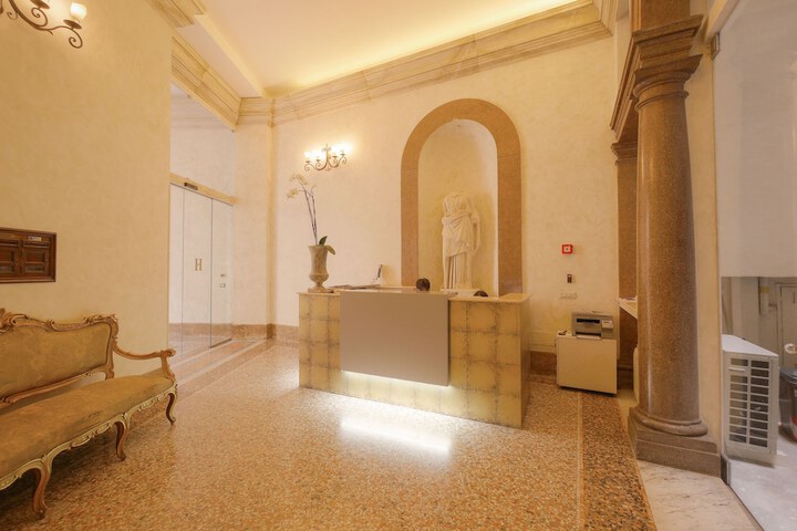 Room 60 of 93