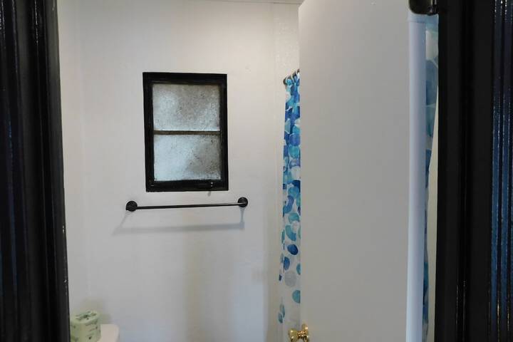 Room 16 of 27