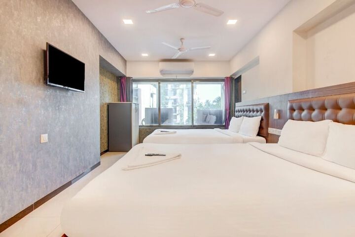 Room 7 of 9