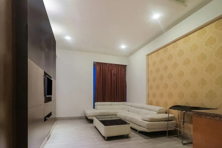 Room 4 of 15