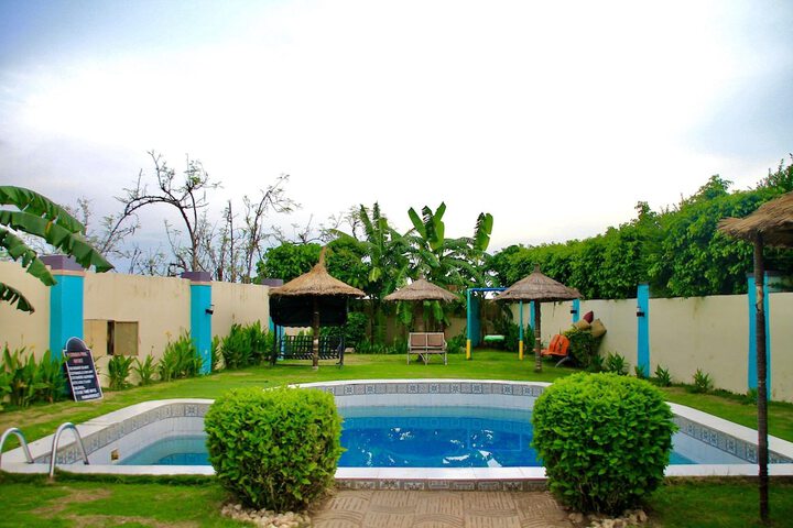 Pool 21 of 41